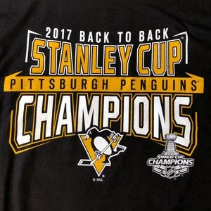 New Men’s Medium Pittsburgh Penguins T-shirt.